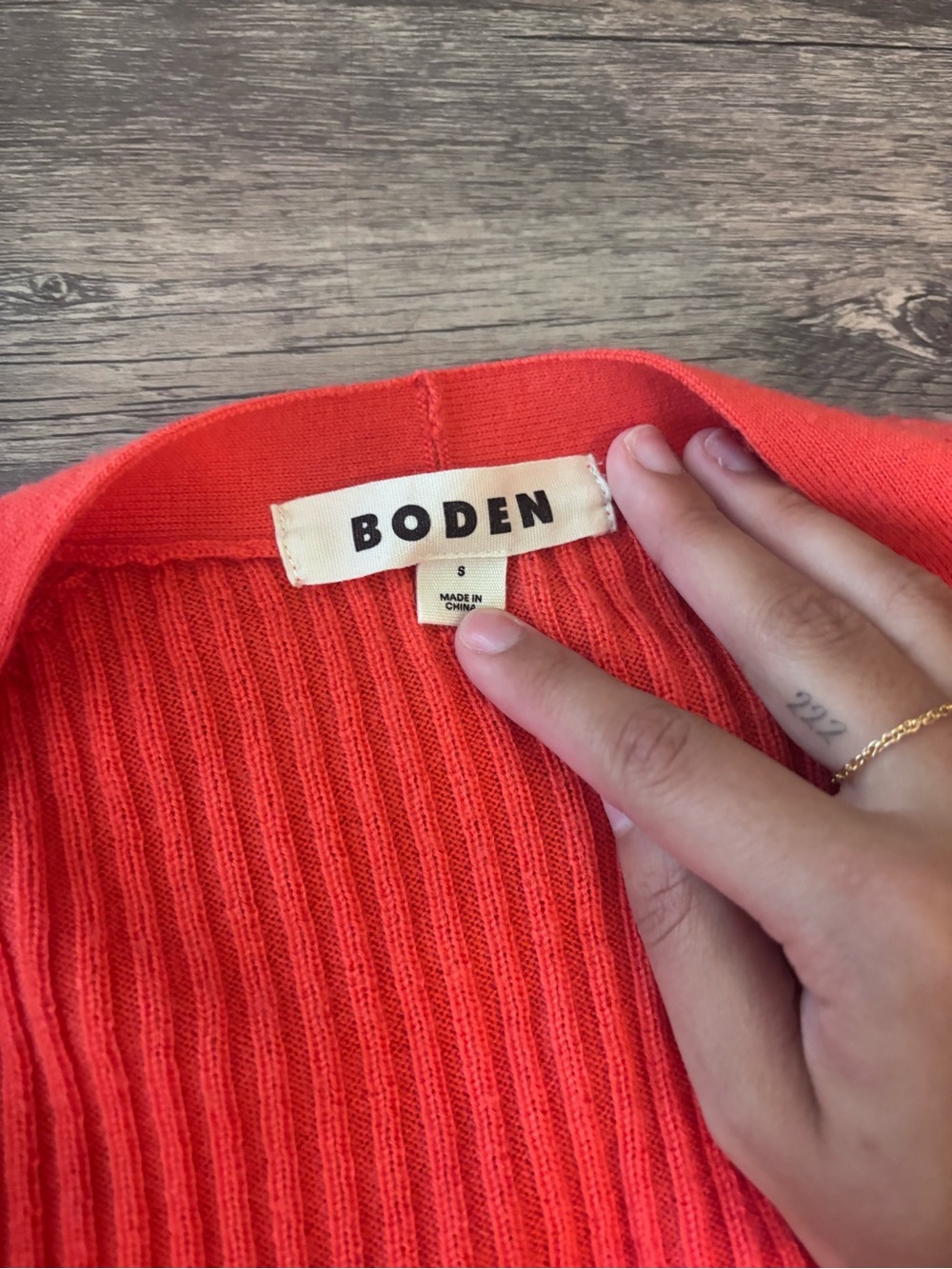 Boden Ribbed Merino V Cardigan - Picture 4 of 5